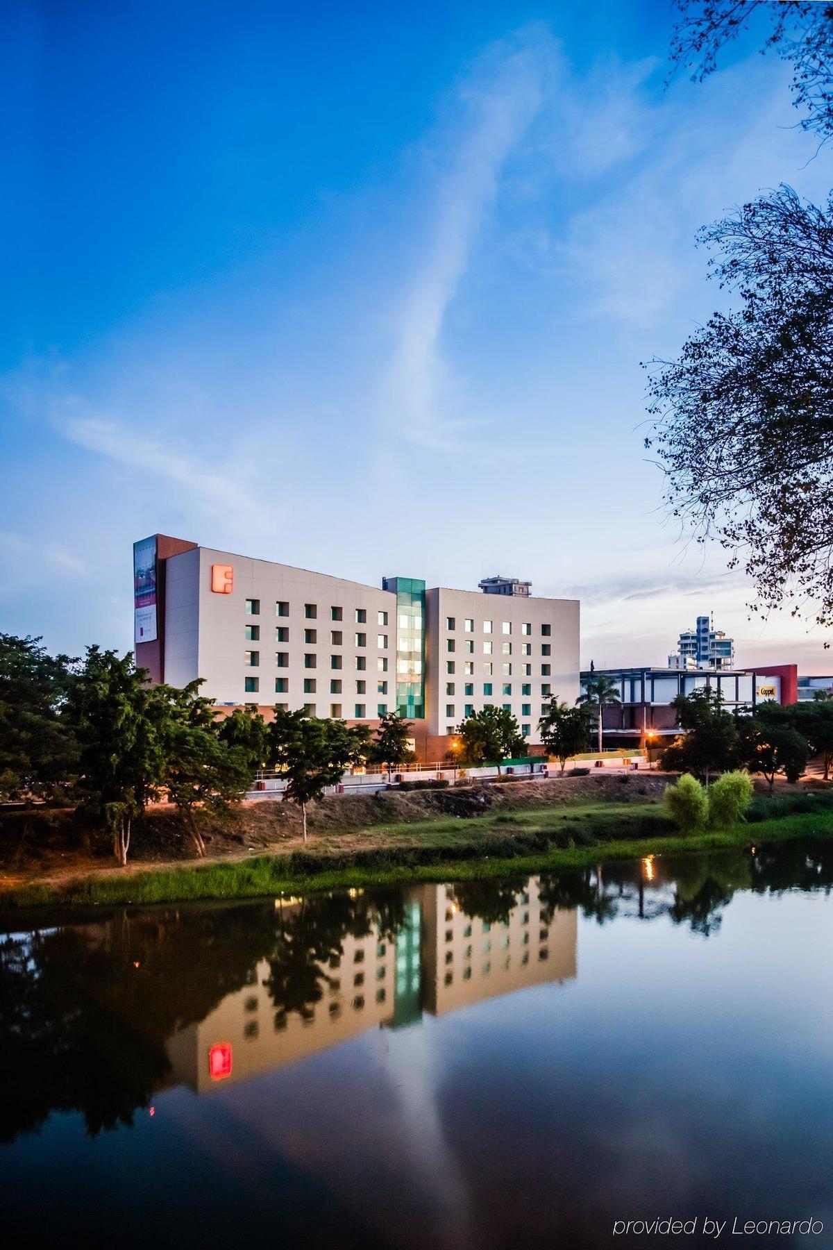 Fiesta Inn Culiacan Bagian luar foto